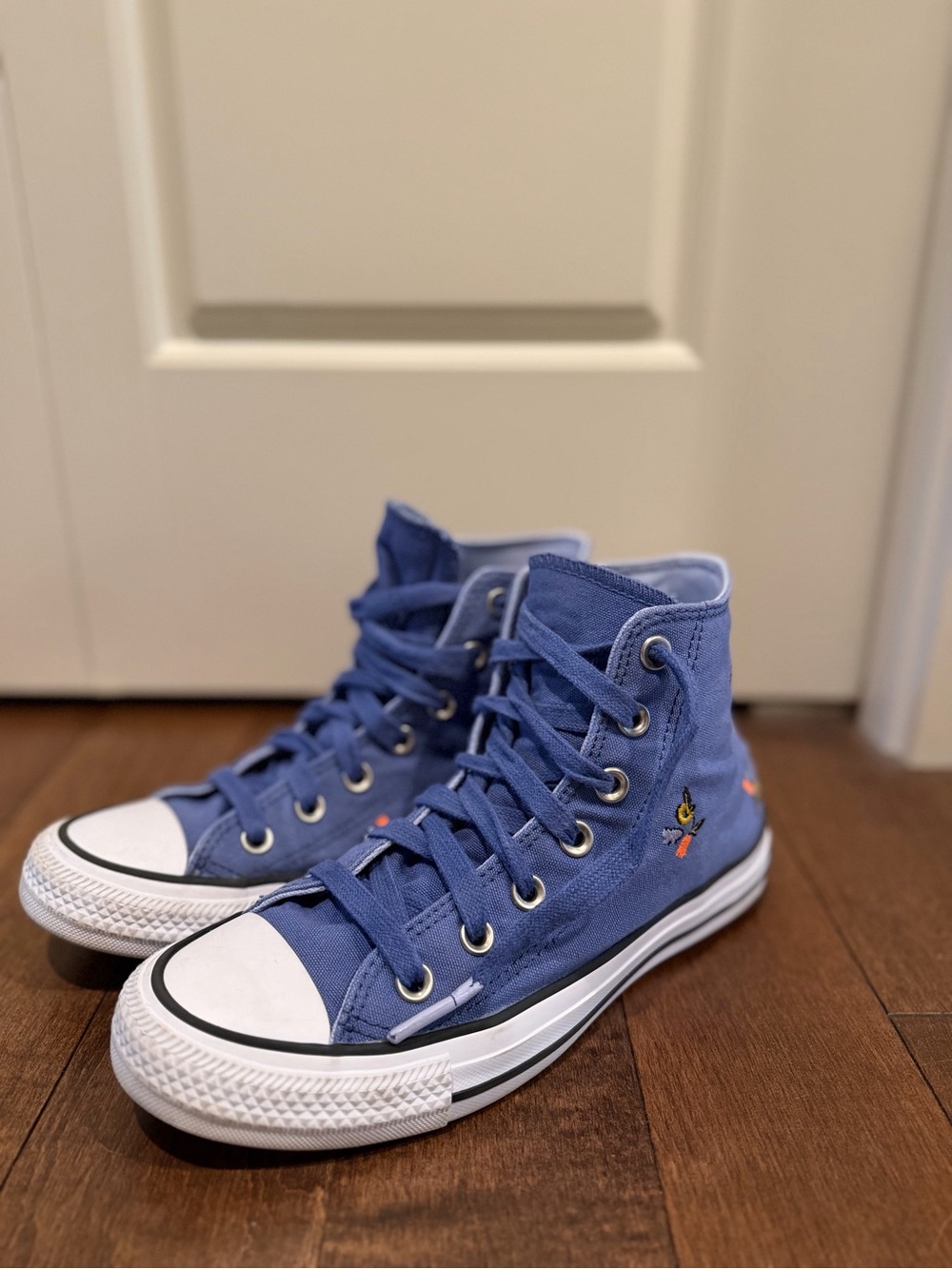 Chuck Taylor High Top Shoes (Women’s Size 7)